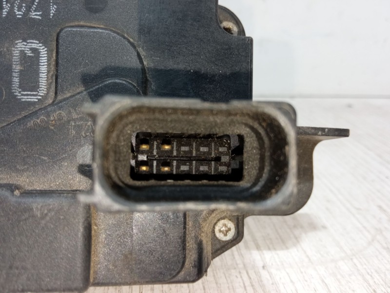 Recambio de cerradura puerta delantera derecha para opel astra h sedán (a04) 1.7 cdti (l69) referencia OEM IAM 13210749  