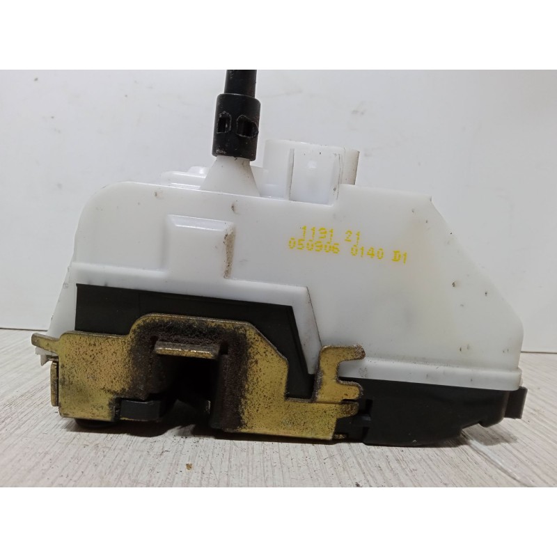 Recambio de cerradura puerta delantera derecha para renault scénic ii (jm0/1_) 2.0 dci (jm1k) referencia OEM IAM   