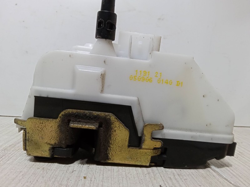 Recambio de cerradura puerta delantera derecha para renault scénic ii (jm0/1_) 2.0 dci (jm1k) referencia OEM IAM   