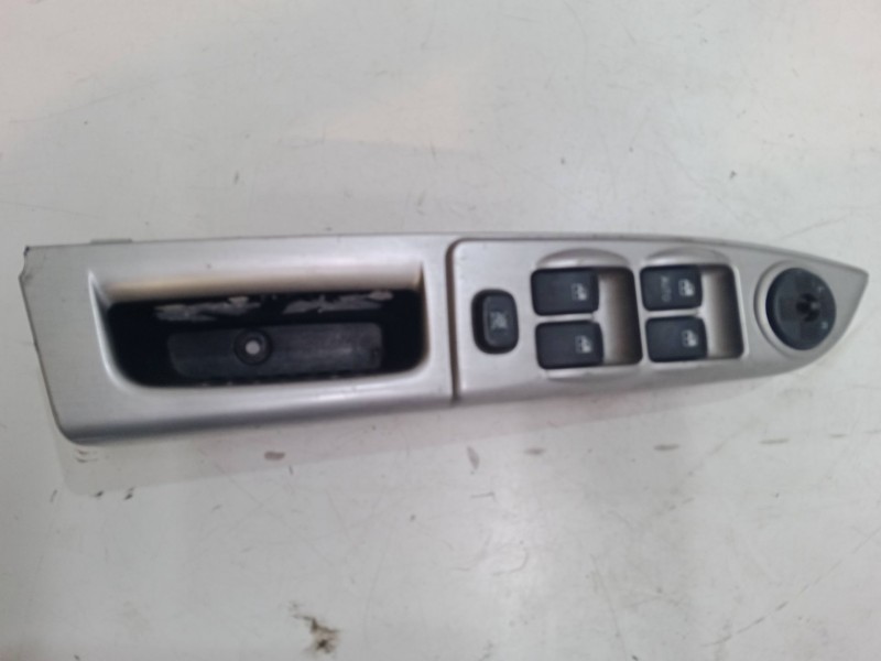 Recambio de mando elevalunas delantero izquierdo para hyundai getz (tb) 1.4 i referencia OEM IAM   