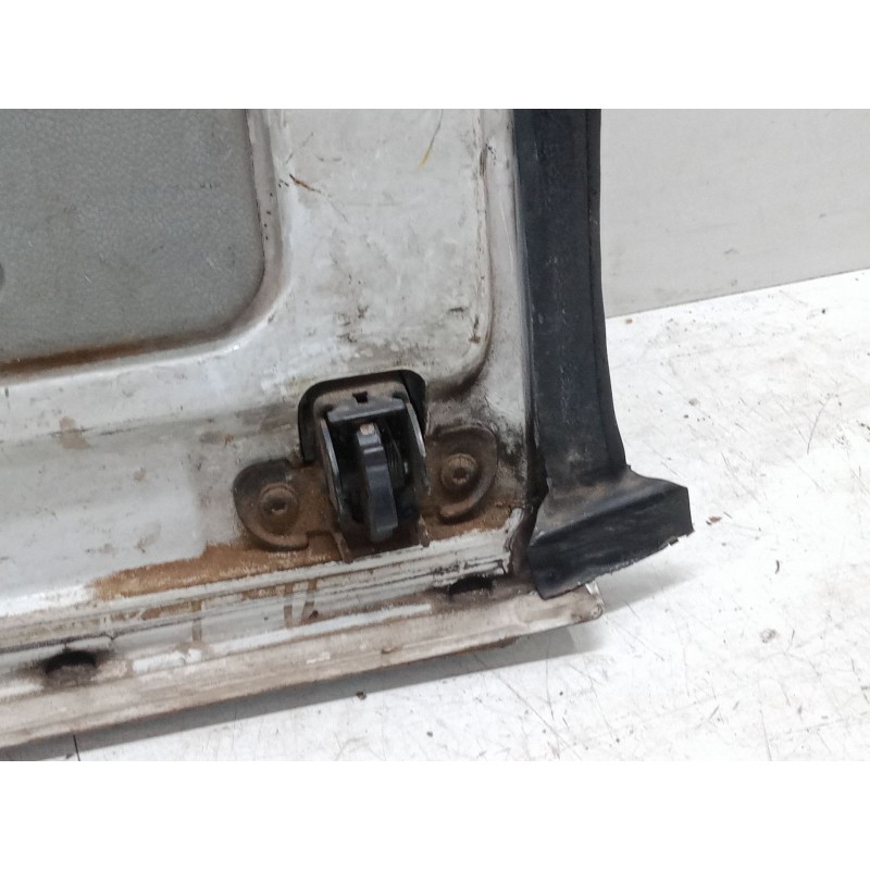 Recambio de porton trasero derecho para renault kangoo (kc0/1_) 1.5 dci (kc08, kc09) referencia OEM IAM   