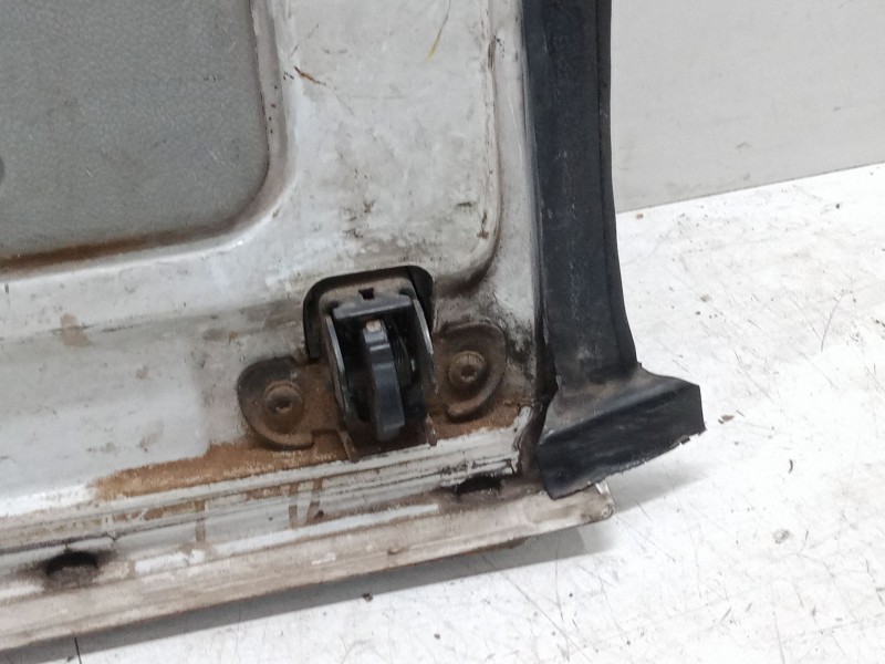 Recambio de porton trasero derecho para renault kangoo (kc0/1_) 1.5 dci (kc08, kc09) referencia OEM IAM   