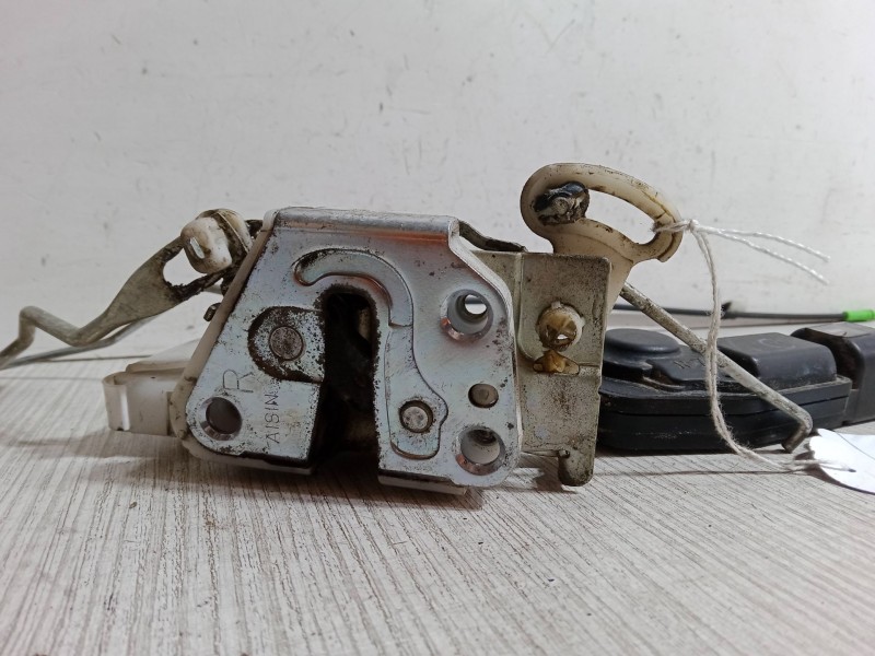 Recambio de cerradura puerta delantera derecha para toyota aygo (_b1_) 1.0 (kgb10_) referencia OEM IAM   