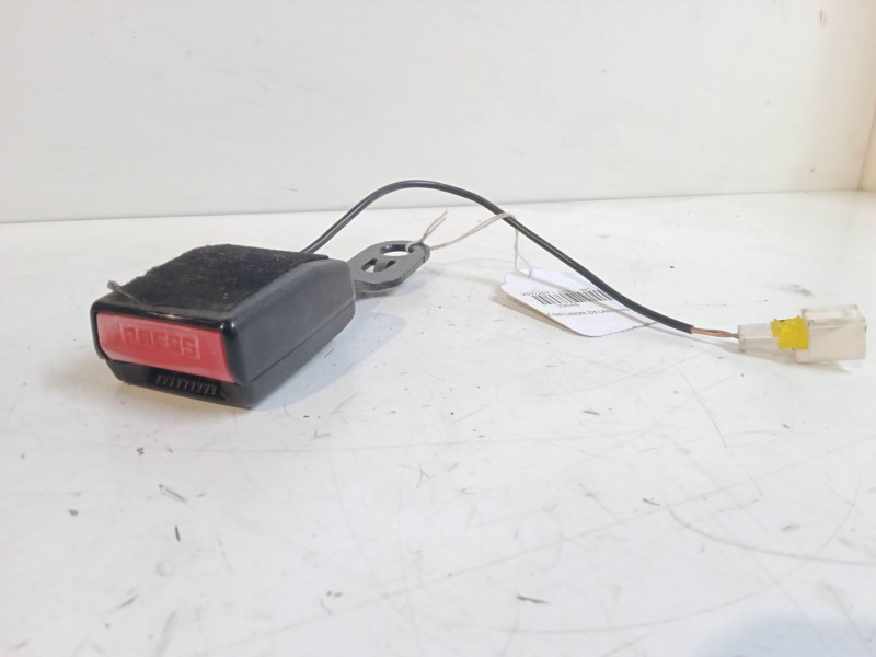 Recambio de anclaje cinturon delantero derecho para peugeot 207/207+ (wa_, wc_) 1.4 16v referencia OEM IAM   