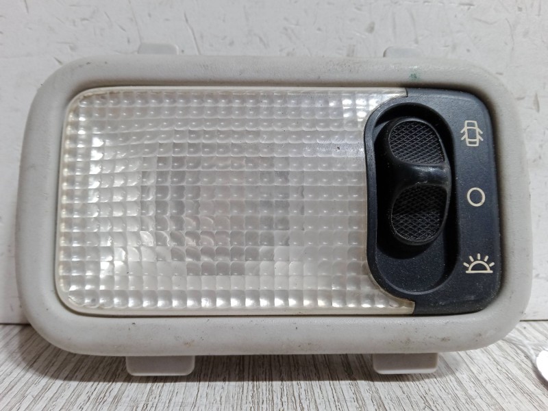 Recambio de luz interior delantera para toyota aygo (_b1_) 1.0 (kgb10_) referencia OEM IAM   