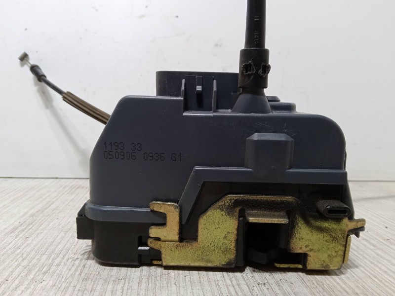 Recambio de cerradura puerta trasera izquierda para renault scénic ii (jm0/1_) 2.0 dci (jm1k) referencia OEM IAM   