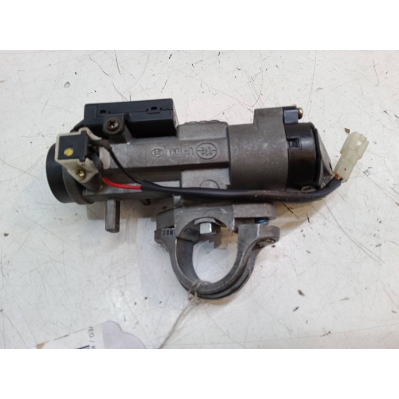 Recambio de clausor para chevrolet aveo / kalos hatchback (t200) 1.4 16v referencia OEM IAM 96540559 7541273 1176AIM800T