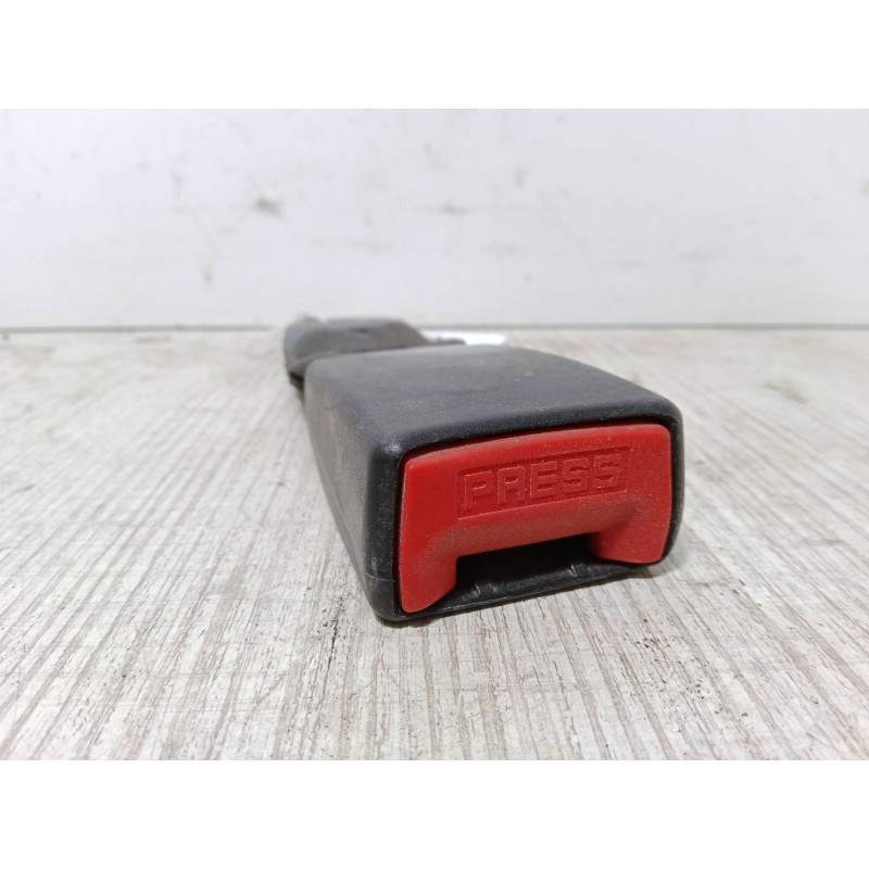 Recambio de anclaje cinturon trasero central para citroën c3 i (fc_, fn_) 1.4 i referencia OEM IAM   