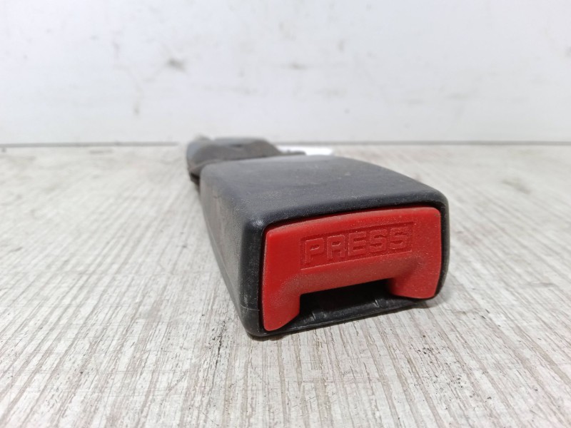 Recambio de anclaje cinturon trasero central para citroën c3 i (fc_, fn_) 1.4 i referencia OEM IAM   