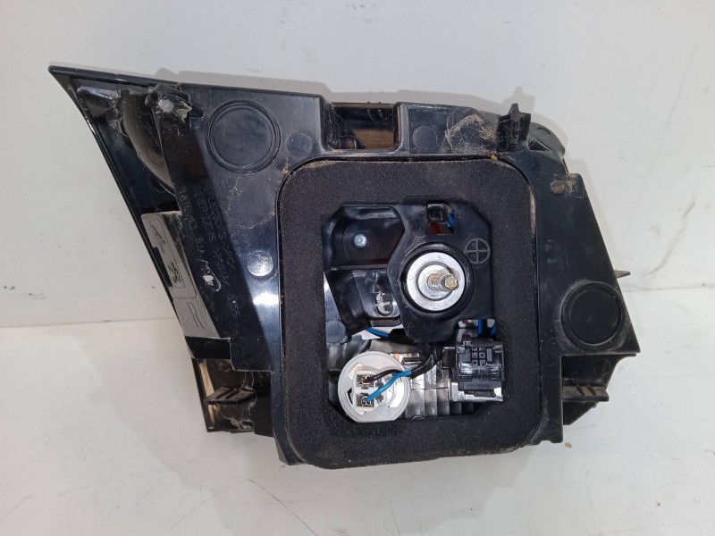 Recambio de piloto trasero porton derecho para peugeot 3008 suv (mc_, mr_, mj_, m4_) 1.2 thp/ puretech 130 (mrhnsm, mrhnsu, mrhn