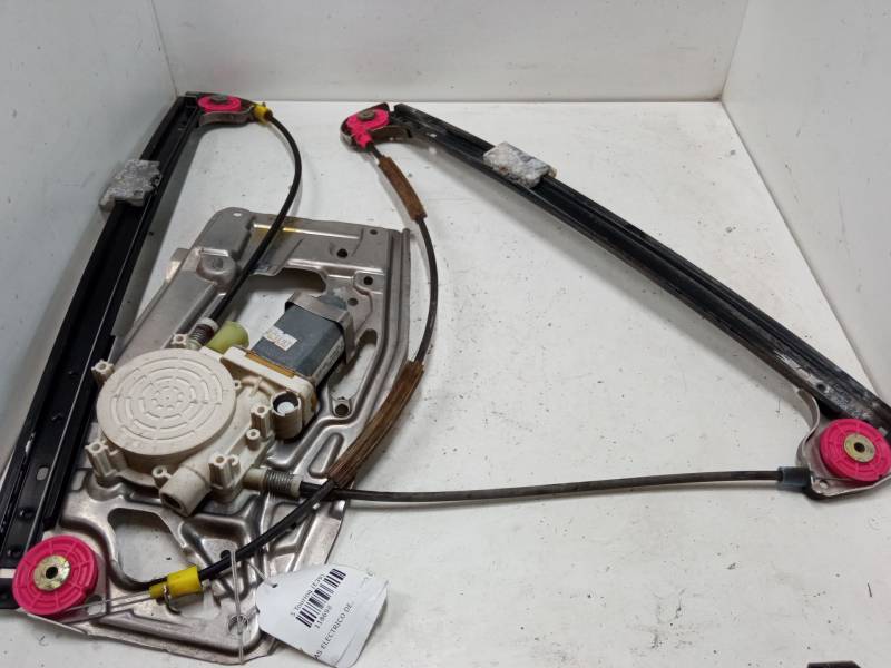 ELEVALUNAS ELECTRICO DELANTERO DERECHO E007006002 