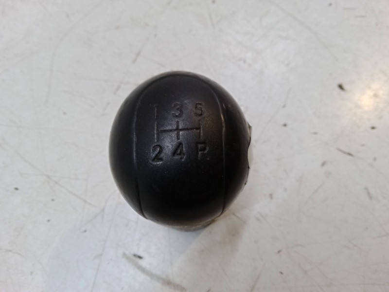 Recambio de pomo palanca cambio para toyota yaris (_p1_) 1.3 (scp12_, scp13_) referencia OEM IAM   