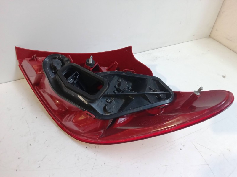 Recambio de piloto trasero izquierdo para peugeot 207/207+ (wa_, wc_) 1.4 16v referencia OEM IAM   