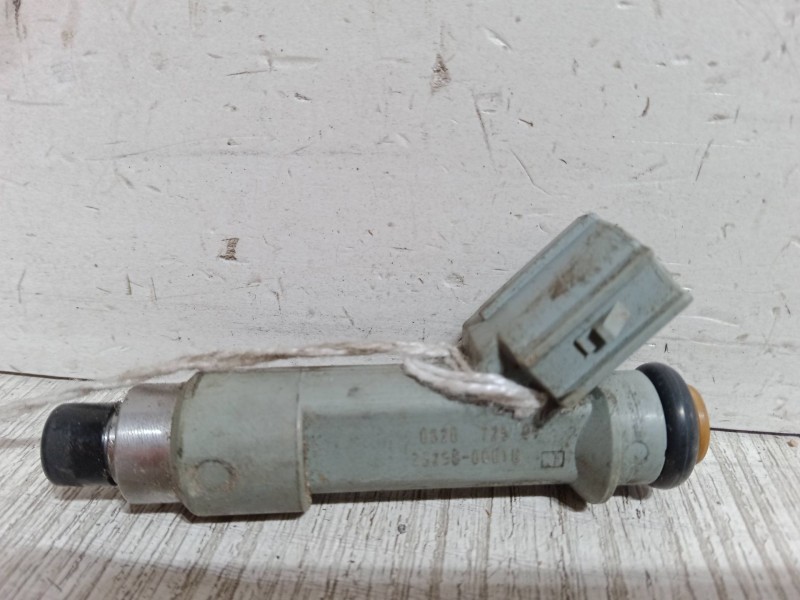 Recambio de inyector para toyota aygo (_b1_) 1.0 (kgb10_) referencia OEM IAM   