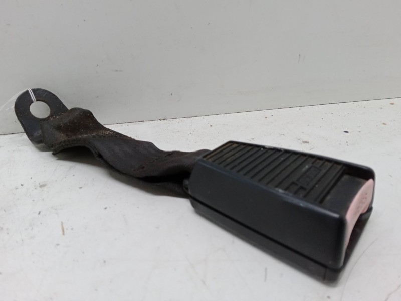 Recambio de anclaje cinturon trasero izquierdo para fiat cinquecento (170_) 0.9 i.e. s (170af, 170cf) referencia OEM IAM   