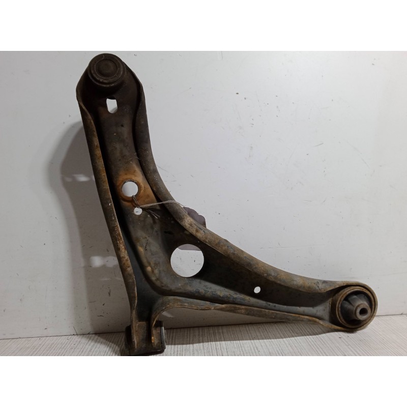 Recambio de brazo suspension inferior delantero izquierdo para toyota yaris (_p1_) 1.3 (ncp10_, scp12_) referencia OEM IAM   