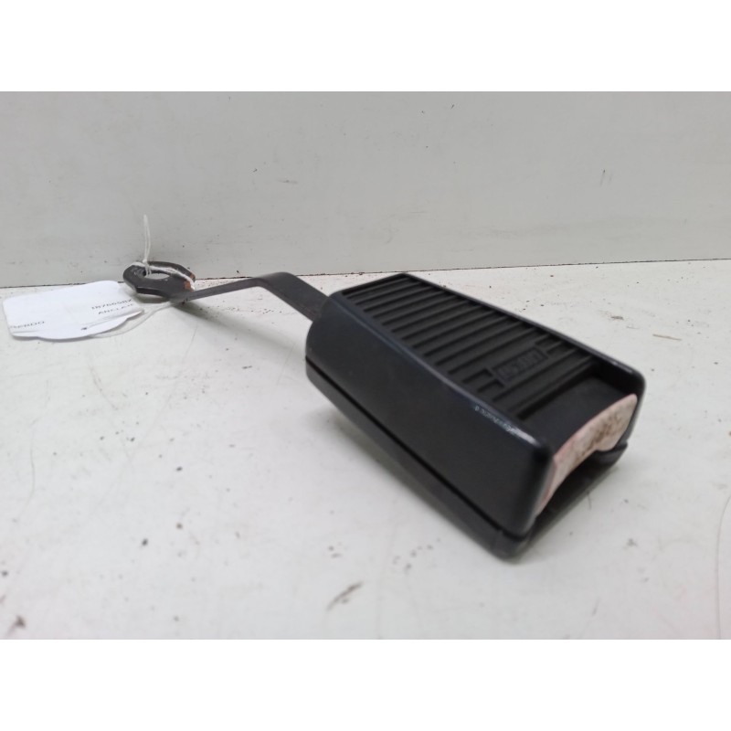Recambio de anclaje cinturon delantero izquierdo para fiat cinquecento (170_) 0.9 i.e. s (170af, 170cf) referencia OEM IAM   