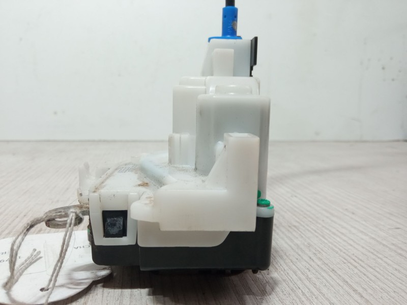 Recambio de cerradura puerta delantera derecha para peugeot bipper tepee 1.4 hdi referencia OEM IAM Z08F28-2ACLTD 1357552080 