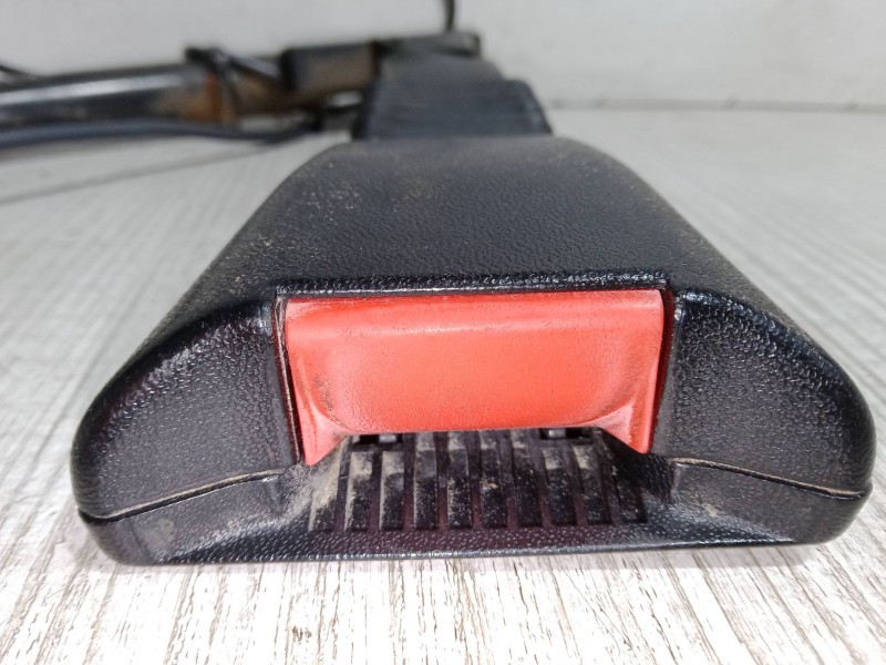 Recambio de anclaje cinturon delantero izquierdo para opel meriva a monospace (x03) 1.6 16v (e75) referencia OEM IAM   