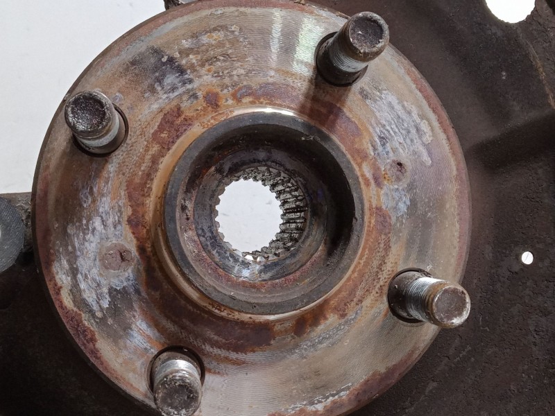 Recambio de mangueta delantera derecha para toyota yaris (_p1_) 1.3 (ncp10_, scp12_) referencia OEM IAM   