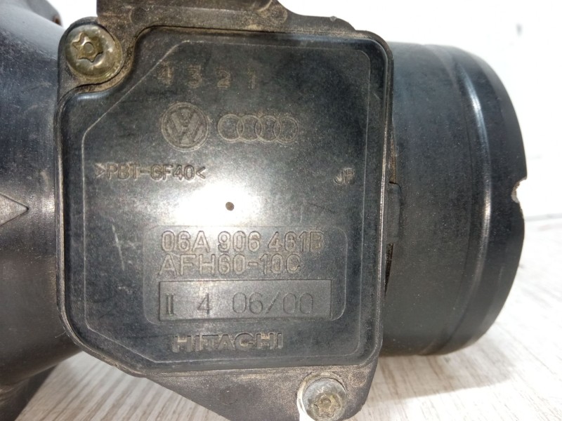 Recambio de caudalimetro para volkswagen golf iv (1j1) 1.6 referencia OEM IAM 06A906461B  