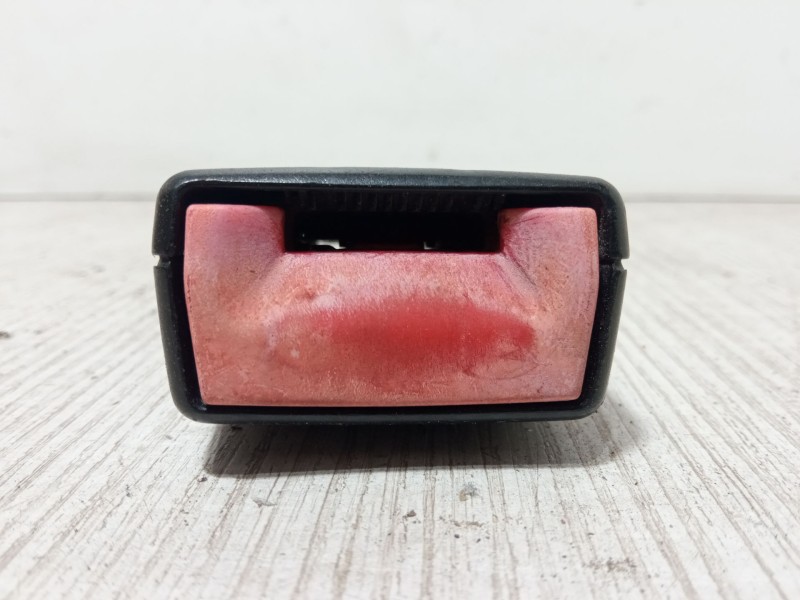 Recambio de anclaje cinturon delantero izquierdo para volkswagen polo iv sedán (9a4, 9a2, 9n2, 9a6) 1.4 referencia OEM IAM 6Q085