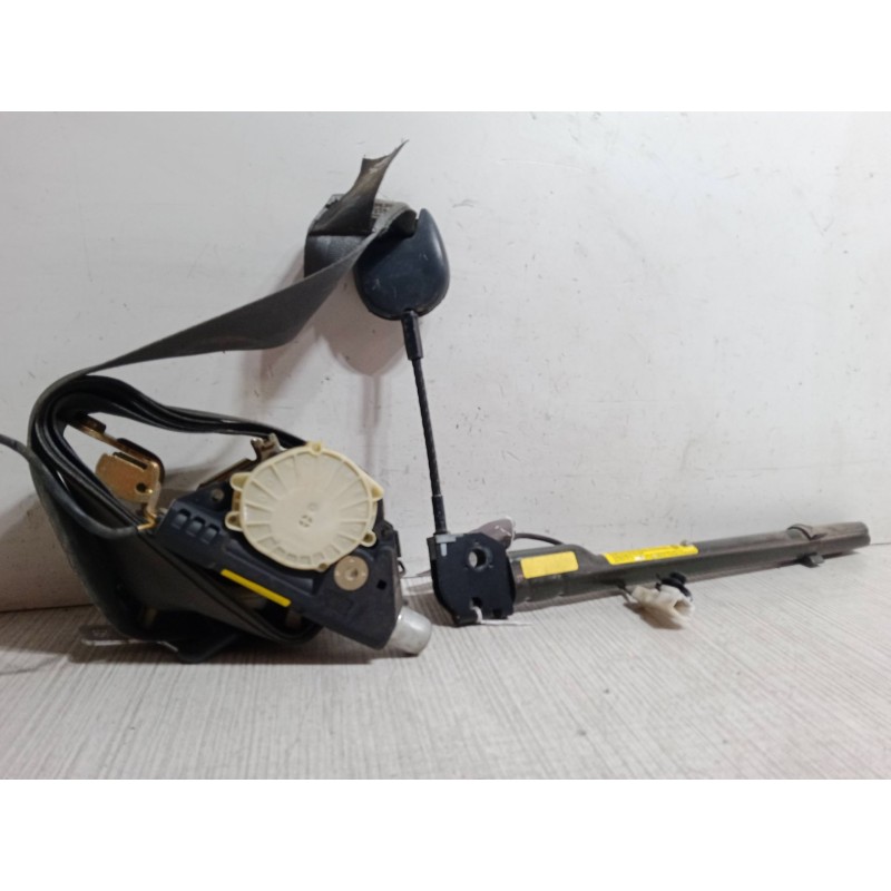 Recambio de cinturon con pretensor delantero derecho para renault modus / grand modus (f/jp0_) 1.4 (jp01, jp0j) referencia OEM I