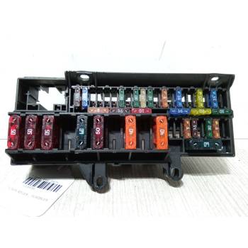 CAJA RELES / FUSIBLES 
