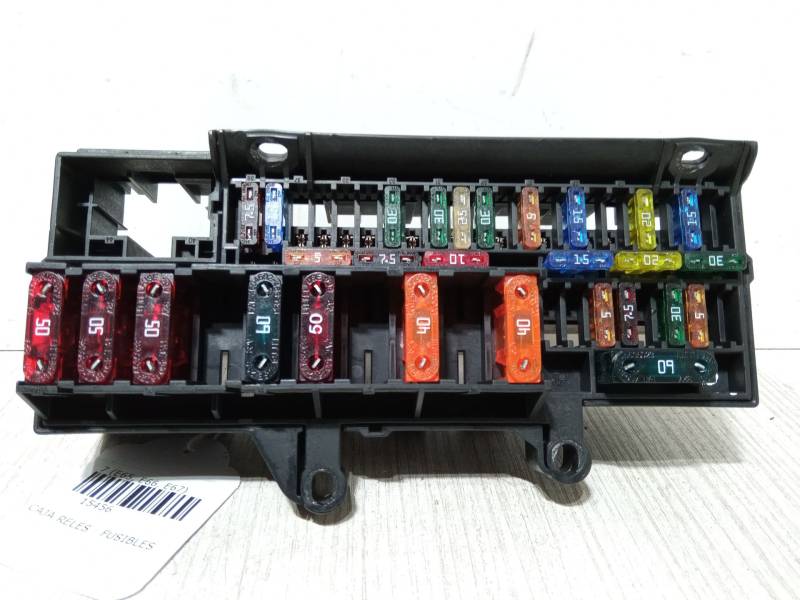 CAJA RELES / FUSIBLES 