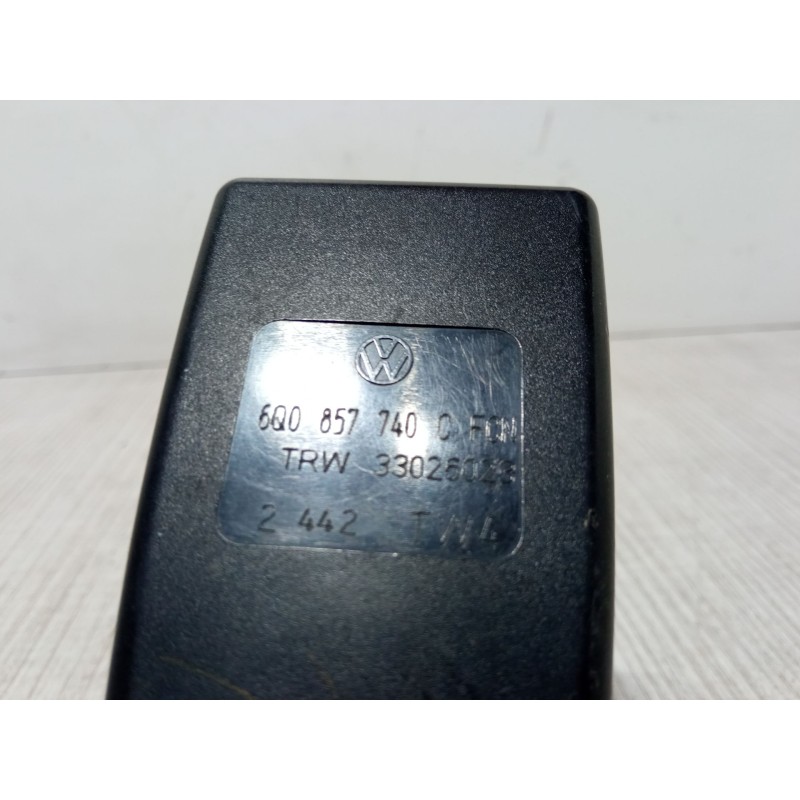 Recambio de anclaje cinturon trasero derecho para volkswagen polo iv sedán (9a4, 9a2, 9n2, 9a6) 1.4 referencia OEM IAM 6Q0857740