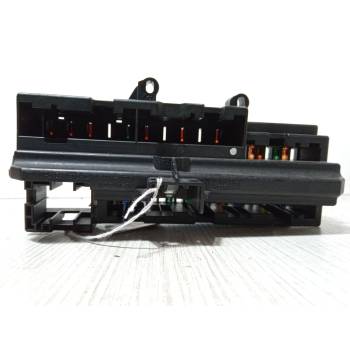 CAJA RELES / FUSIBLES 