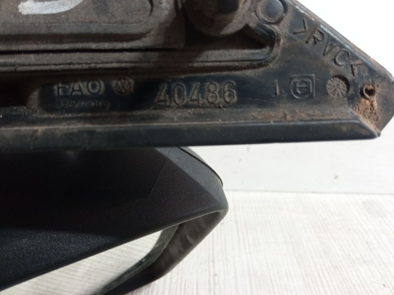 Recambio de retrovisor derecho para volkswagen golf iii (1h1) 1.4 referencia OEM IAM 40486  