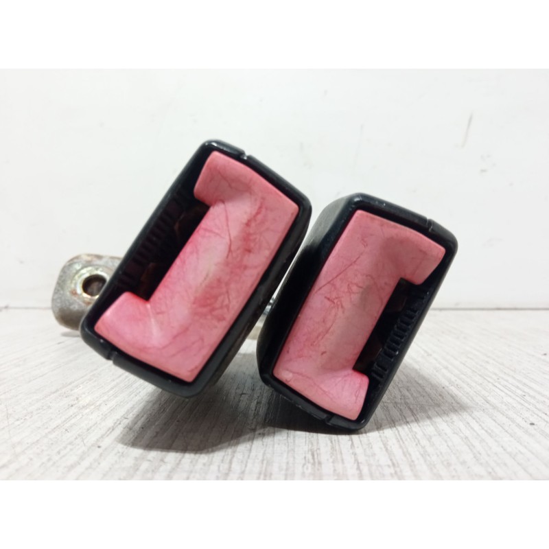 Recambio de anclaje cinturon trasero izquierdo para volkswagen polo iv sedán (9a4, 9a2, 9n2, 9a6) 1.4 referencia OEM IAM 6Q08574