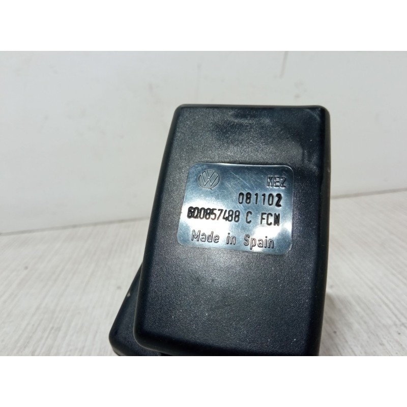 Recambio de anclaje cinturon trasero izquierdo para volkswagen polo iv sedán (9a4, 9a2, 9n2, 9a6) 1.4 referencia OEM IAM 6Q08574