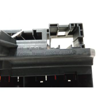 CAJA RELES / FUSIBLES 