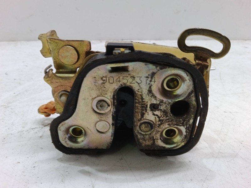 Recambio de cerradura puerta delantera derecha para opel corsa b (s93) 1.0 i 12v (f08, f68, m68) referencia OEM IAM 90452374   Recambio de cerradura puerta delantera derecha para opel corsa b (s93) 1.0 i 12v (f08, f68, m68) referencia OEM IAM 90452374