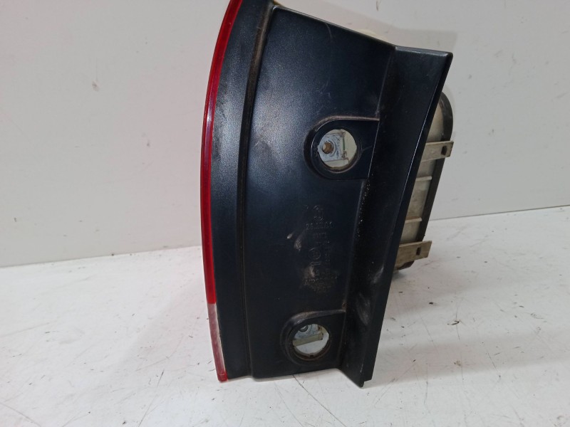 Recambio de piloto trasero izquierdo para volkswagen touareg (7la, 7l6, 7l7) 5.0 v10 tdi referencia OEM IAM   