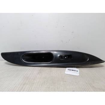MANDO ELEVALUNAS DELANTERO DERECHO 620W01530 