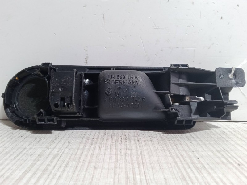 Recambio de maneta interior puerta trasera derecha para volkswagen golf iv (1j1) 1.4 16v referencia OEM IAM 1J4839114A  