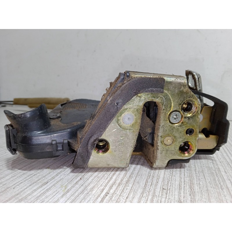 Recambio de cerradura puerta delantera derecha para toyota corolla (_e12_) 1.4 vvt-i (zze120_) referencia OEM IAM   