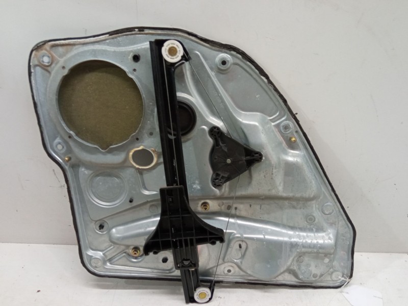 Recambio de elevalunas electrico trasero derecho para volkswagen golf iv (1j1) 1.4 16v referencia OEM IAM   