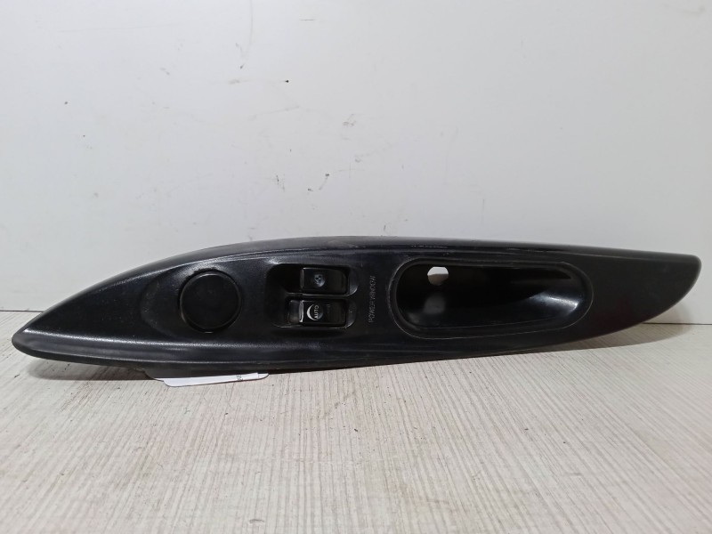 Recambio de mando elevalunas delantero izquierdo para hyundai h-1 furgoneta (a1) 2.5 td referencia OEM IAM   