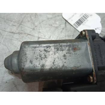 MOTOR ELEVALUNA DELANTERO DERECHO 103022100 
