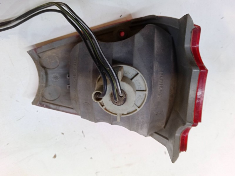 Recambio de piloto trasero central para piaggio fly fly 125 (m42) referencia OEM IAM   