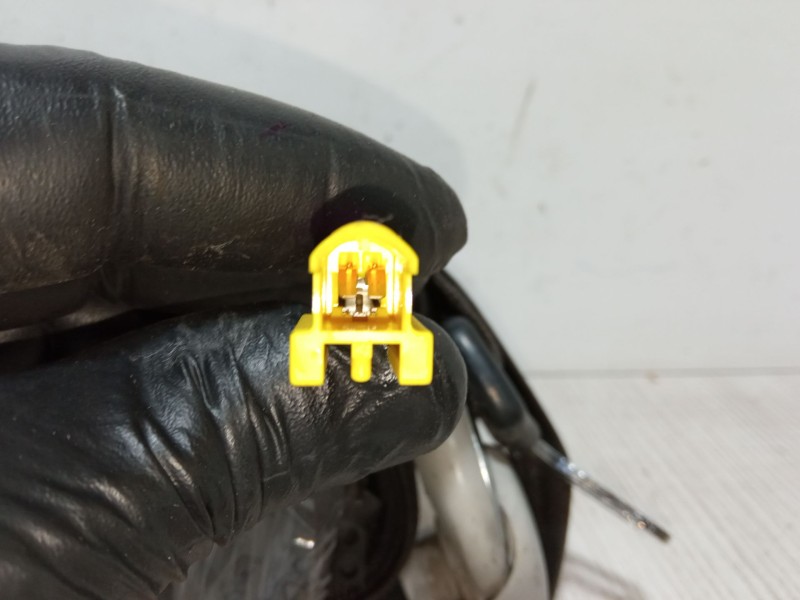 Recambio de cinturon con pretensor delantero izquierdo para volkswagen golf iv (1j1) 1.4 16v referencia OEM IAM   