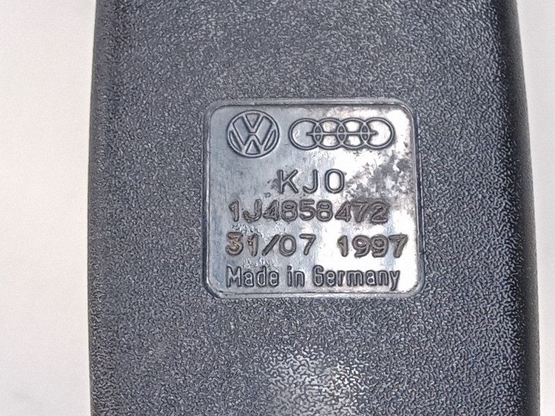 Recambio de anclaje cinturon delantero derecho para volkswagen golf iv (1j1) 1.9 tdi 4motion referencia OEM IAM   