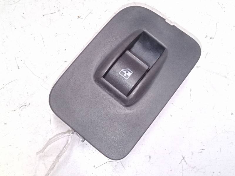 MANDO ELEVALUNAS DELANTERO DERECHO 7354612800 