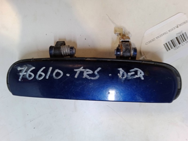 Recambio de maneta exterior puerta trasera derecha para audi a6 c5 (4b2) 2.5 tdi quattro referencia OEM IAM    Recambio de maneta exterior puerta trasera derecha para audi a6 c5 (4b2) 2.5 tdi quattro referencia OEM IAM