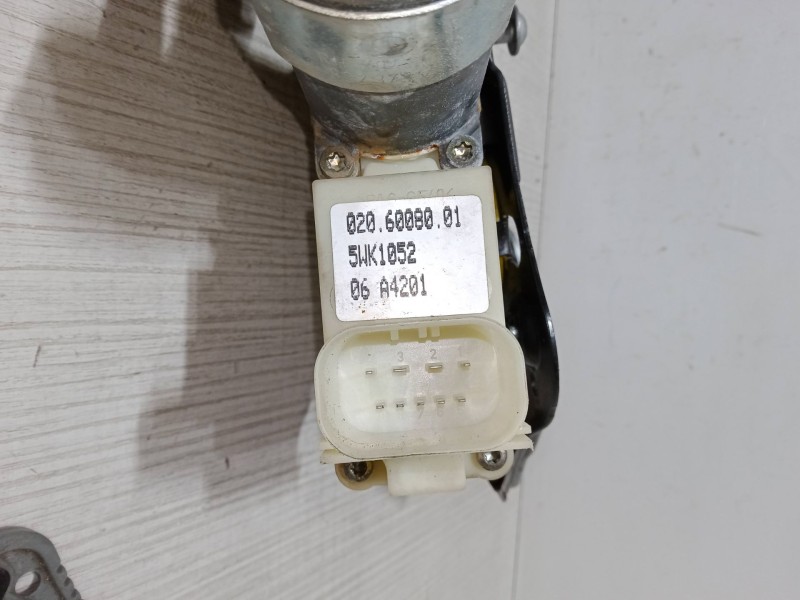 Recambio de elevalunas electrico trasero derecho para bmw 7 (e65, e66, e67) 735 i, li referencia OEM IAM 7024814E  