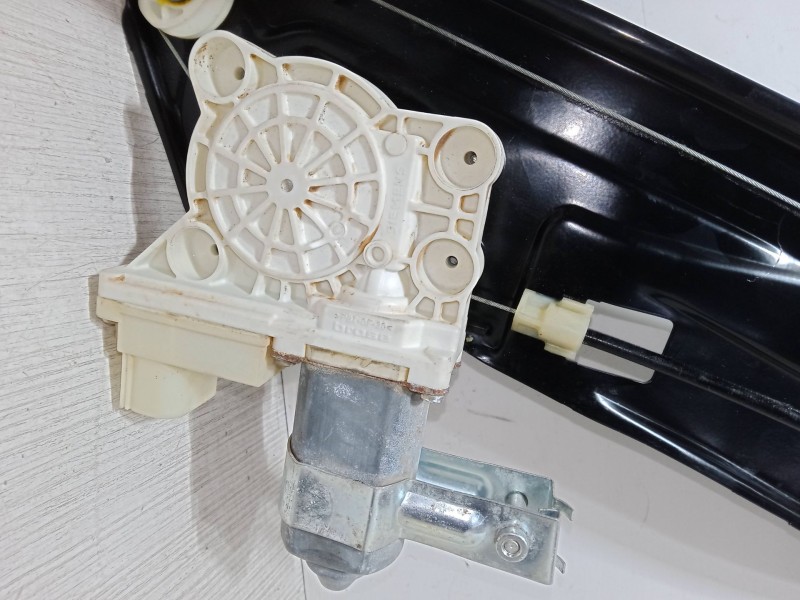 Recambio de elevalunas electrico trasero derecho para bmw 7 (e65, e66, e67) 735 i, li referencia OEM IAM 7024814E  